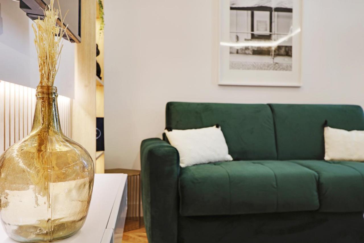 Off Majesti Upper Marais Apartment- Rue Du Faubourg Saint-Martin Paris Bagian luar foto