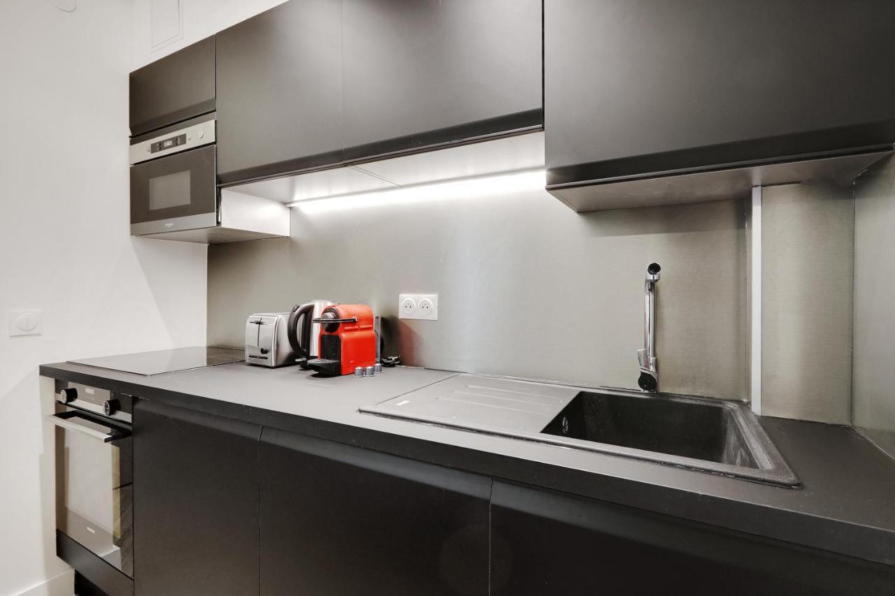 Off Majesti Upper Marais Apartment- Rue Du Faubourg Saint-Martin Paris Bagian luar foto