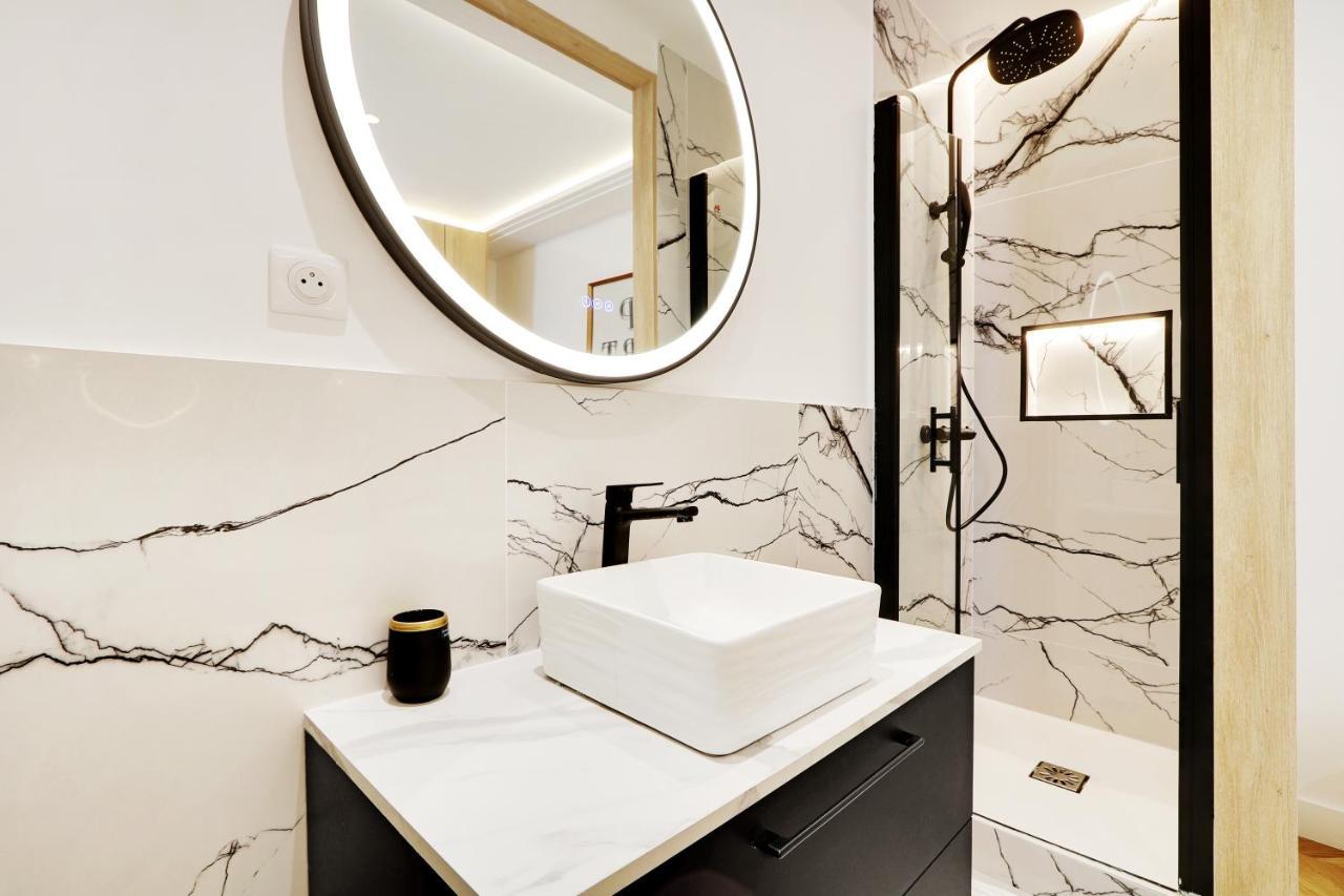 Off Majesti Upper Marais Apartment- Rue Du Faubourg Saint-Martin Paris Bagian luar foto